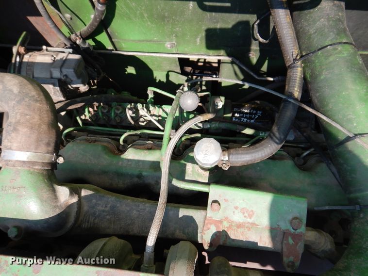 image for item IN9834 1982 John Deere 8820 Turbo  combine