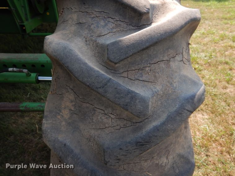 image for item IN9834 1982 John Deere 8820 Turbo  combine