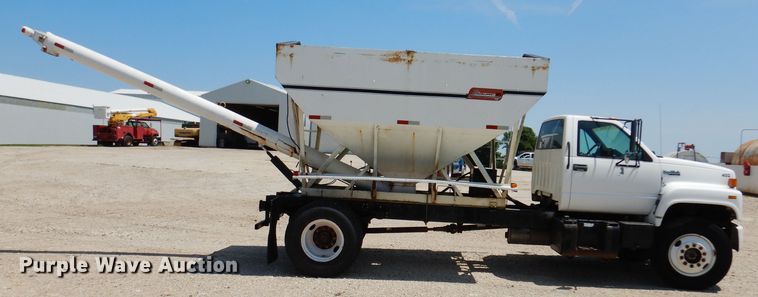 image for item IQ9703 1994 GMC TopKick C6500  seed tender truck
