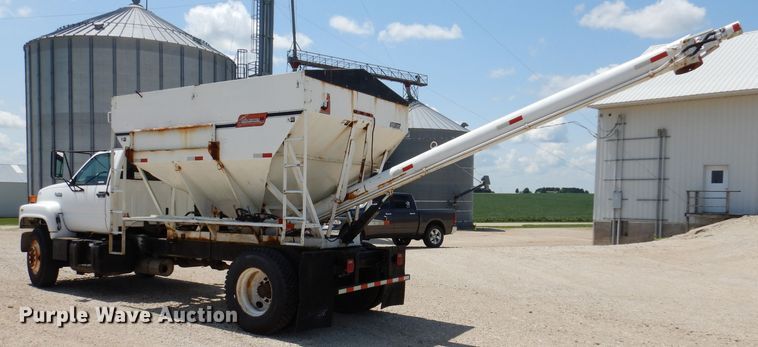 image for item IQ9703 1994 GMC TopKick C6500  seed tender truck