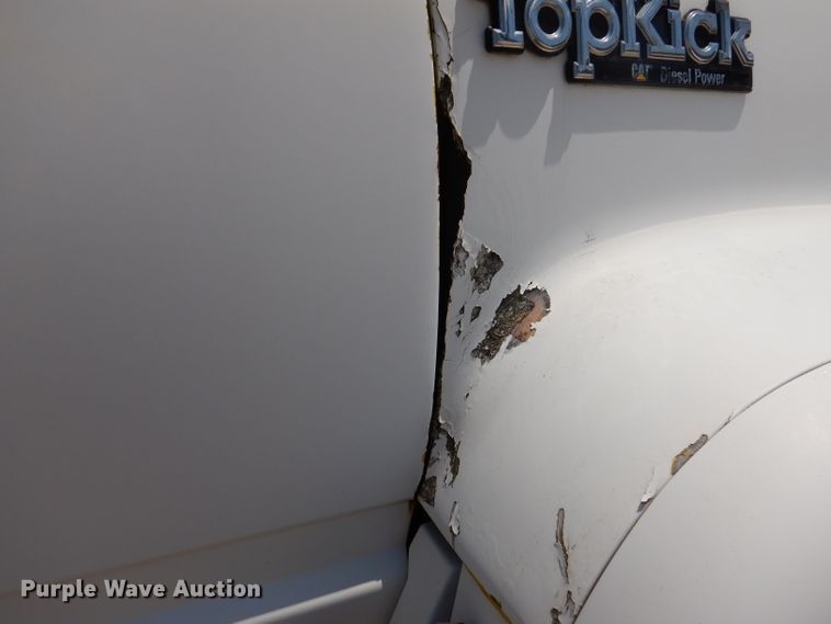 image for item IQ9703 1994 GMC TopKick C6500  seed tender truck