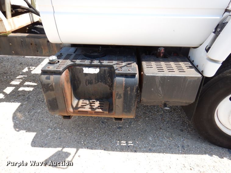 image for item IQ9703 1994 GMC TopKick C6500  seed tender truck