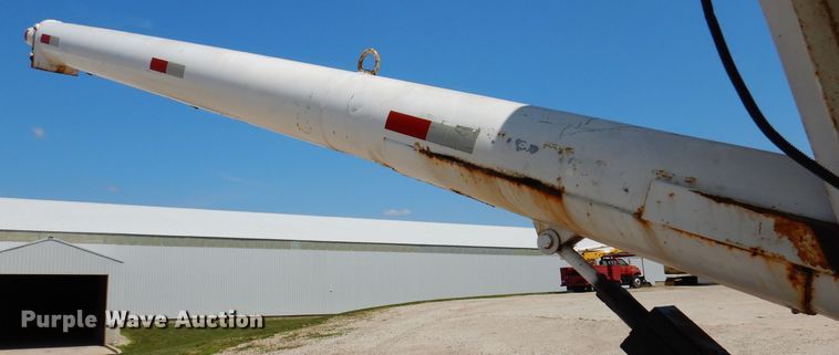 image for item IQ9703 1994 GMC TopKick C6500  seed tender truck