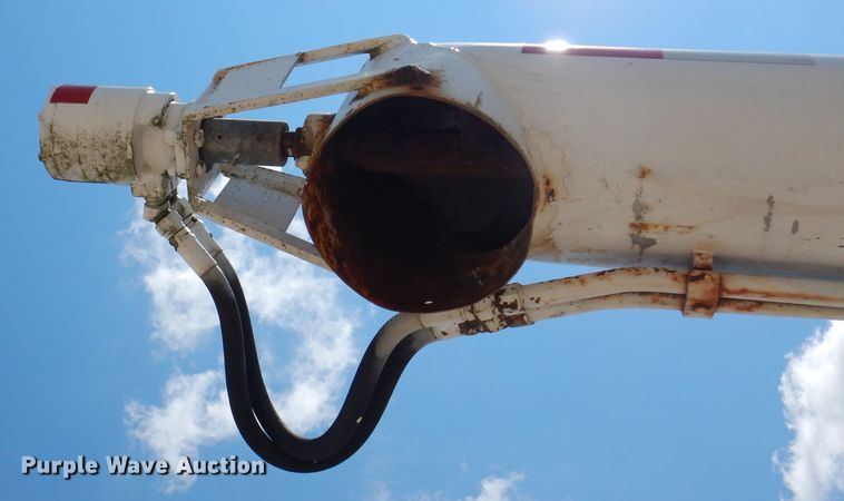 image for item IQ9703 1994 GMC TopKick C6500  seed tender truck