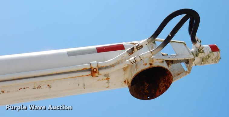 image for item IQ9703 1994 GMC TopKick C6500  seed tender truck