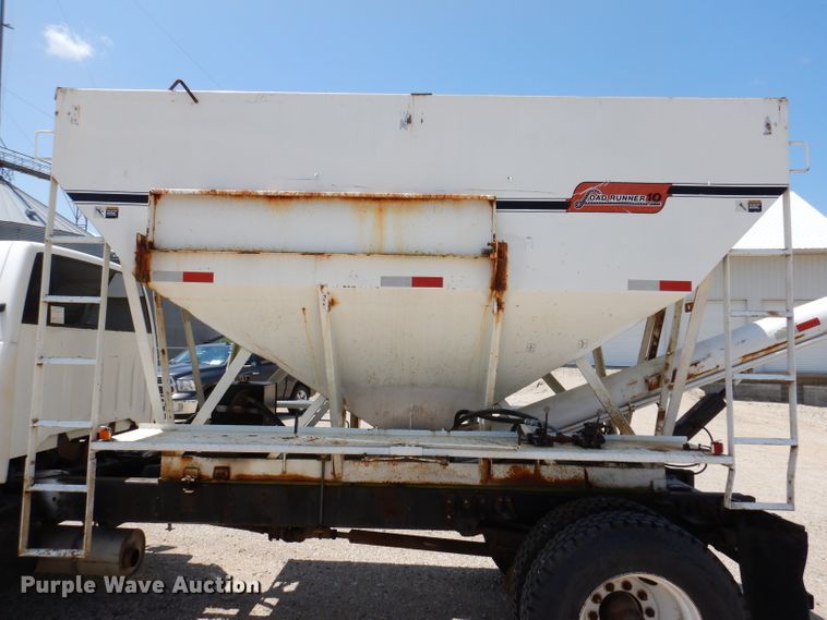 image for item IQ9703 1994 GMC TopKick C6500  seed tender truck