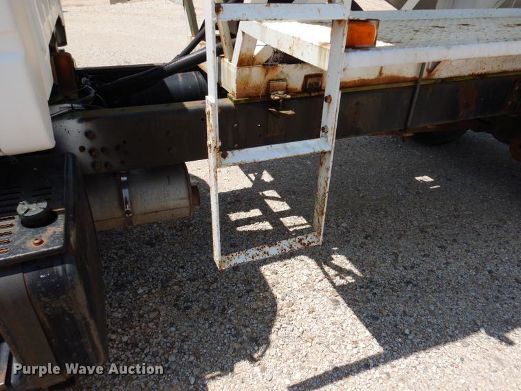 image for item IQ9703 1994 GMC TopKick C6500  seed tender truck