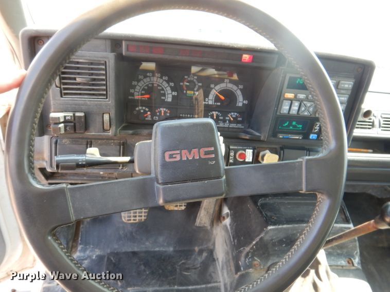 image for item IQ9703 1994 GMC TopKick C6500  seed tender truck