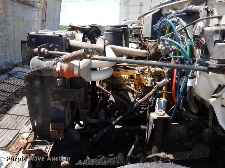 image for item IQ9703 1994 GMC TopKick C6500  seed tender truck