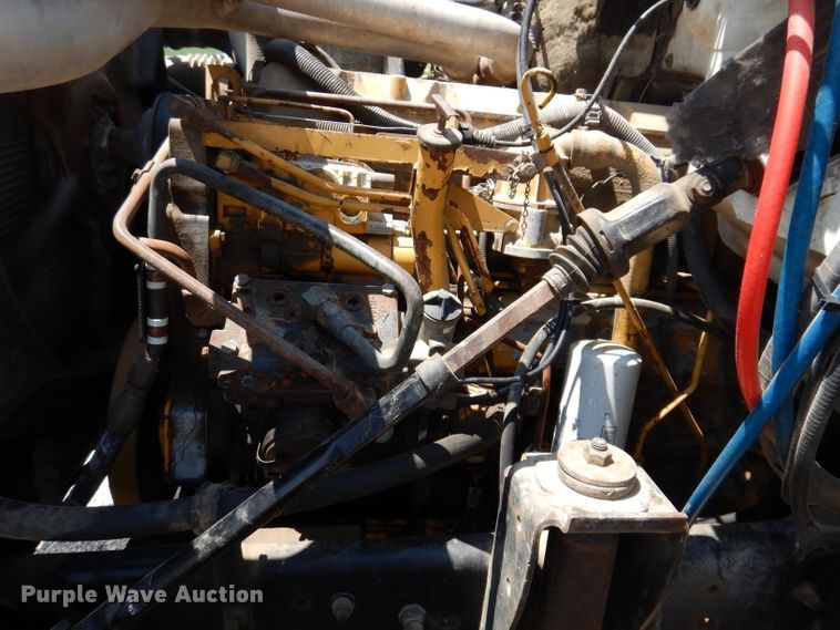 image for item IQ9703 1994 GMC TopKick C6500  seed tender truck