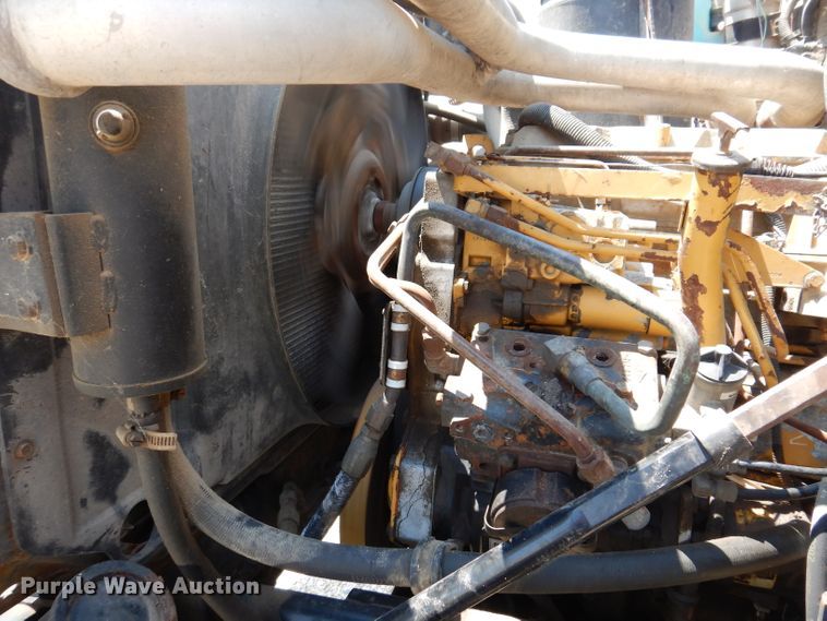 image for item IQ9703 1994 GMC TopKick C6500  seed tender truck