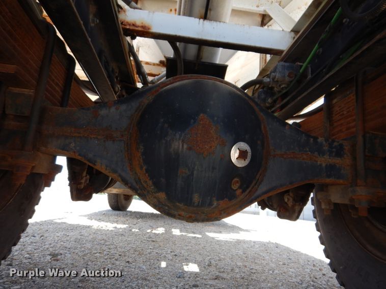 image for item IQ9703 1994 GMC TopKick C6500  seed tender truck