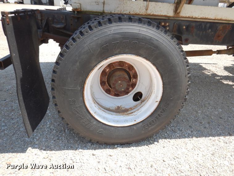 image for item IQ9703 1994 GMC TopKick C6500  seed tender truck