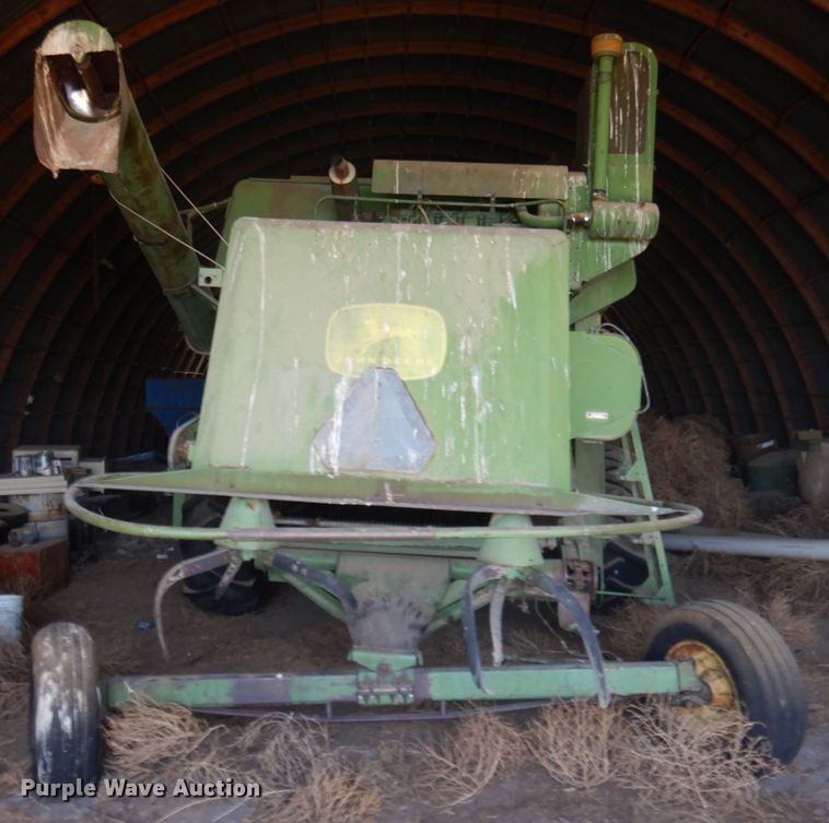 image for item JZ9914 1966 John Deere 105  combine