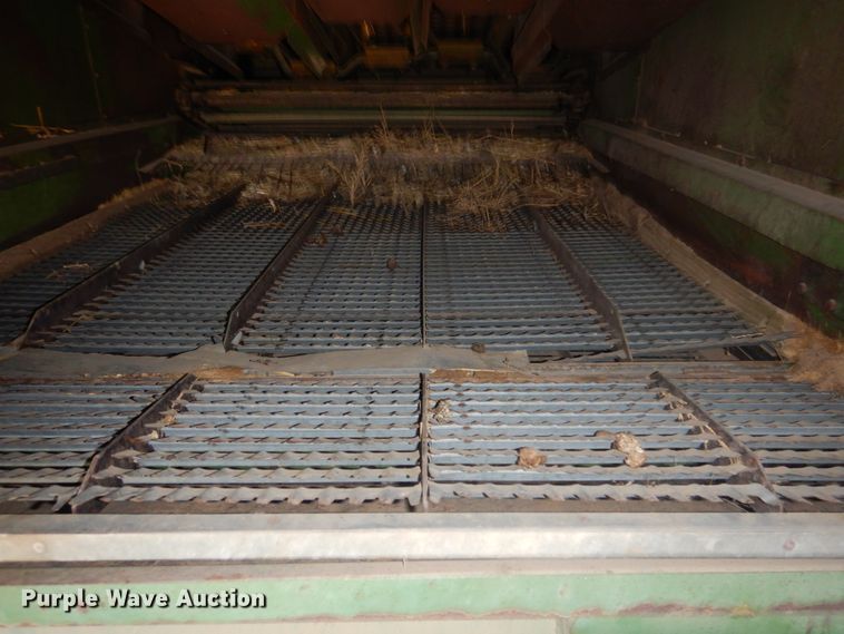 image for item JZ9914 1966 John Deere 105  combine