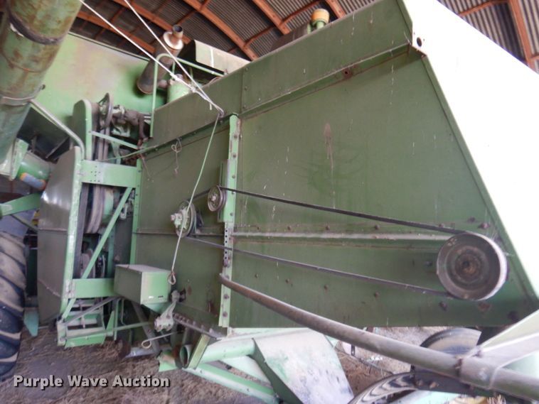 image for item JZ9914 1966 John Deere 105  combine