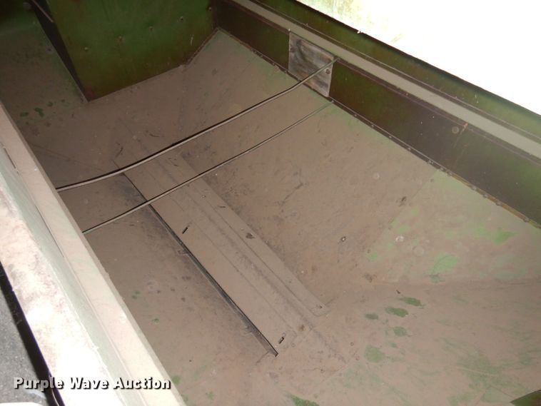 image for item JZ9914 1966 John Deere 105  combine