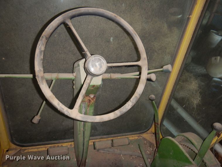 image for item JZ9914 1966 John Deere 105  combine