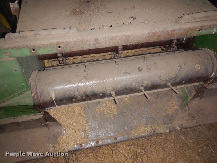 image for item JZ9914 1966 John Deere 105  combine