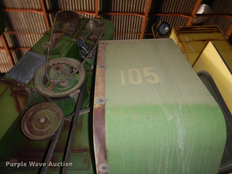 image for item JZ9914 1966 John Deere 105  combine