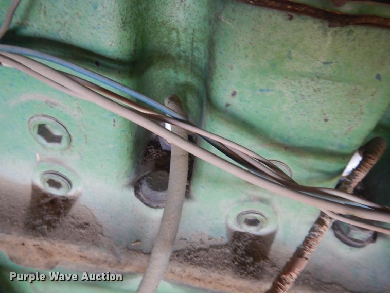 image for item JZ9914 1966 John Deere 105  combine