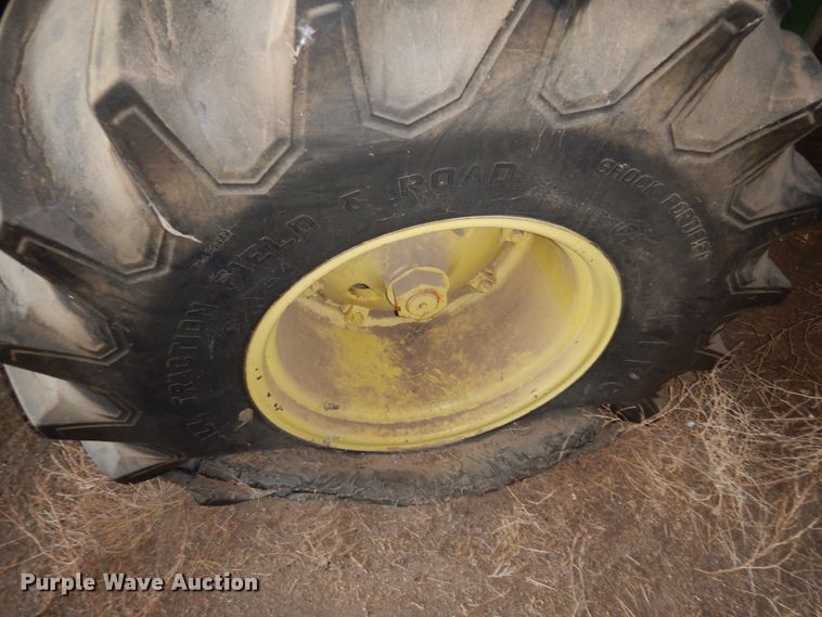 image for item JZ9914 1966 John Deere 105  combine