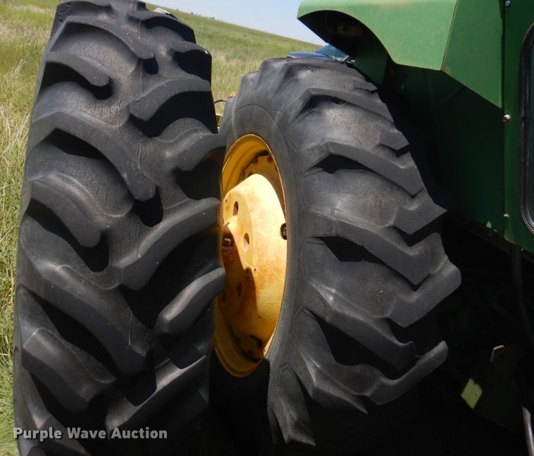 image for item JZ9920 John Deere 4620  tractor