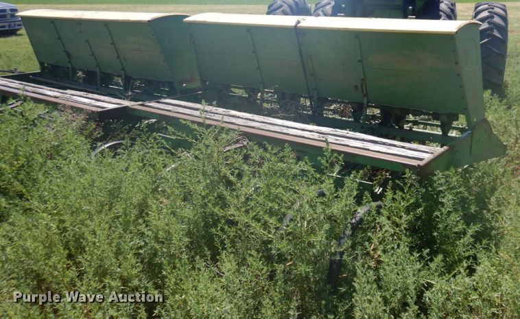 image for item JZ9926 John Deere  grain drill