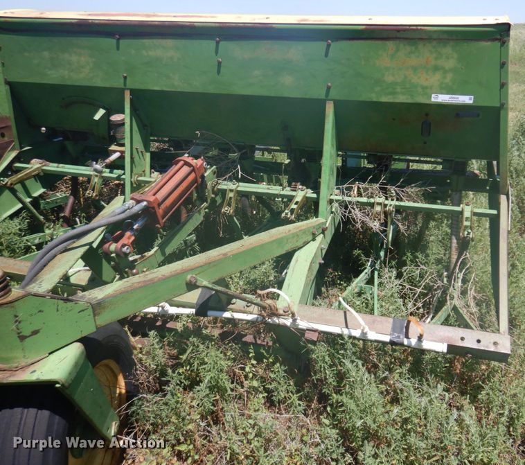 image for item JZ9926 John Deere  grain drill