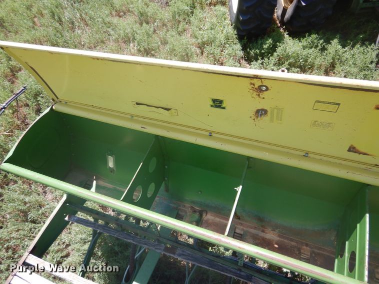 image for item JZ9926 John Deere  grain drill