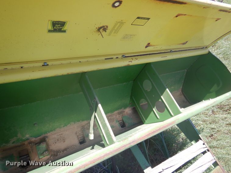 image for item JZ9926 John Deere  grain drill