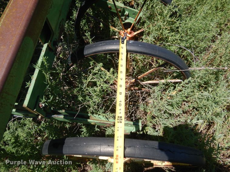 image for item JZ9926 John Deere  grain drill