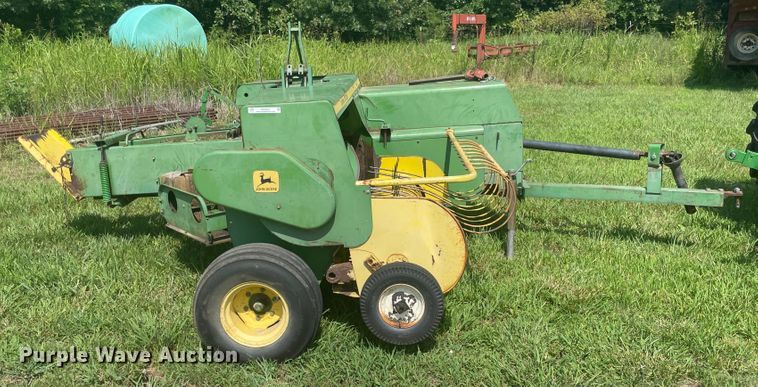 image for item KK9547 1978 John Deere 336  small square baler
