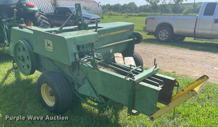 image for item KK9547 1978 John Deere 336  small square baler