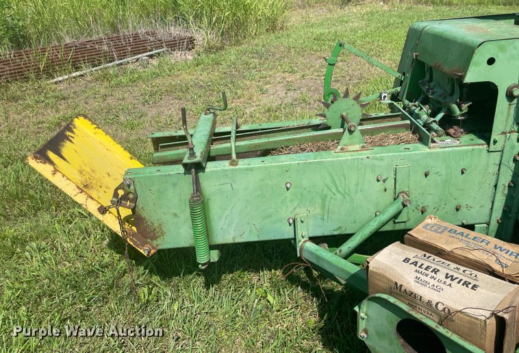 image for item KK9547 1978 John Deere 336  small square baler