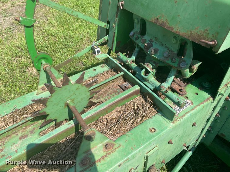 image for item KK9547 1978 John Deere 336  small square baler