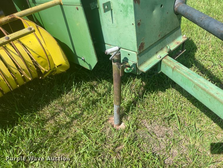 image for item KK9547 1978 John Deere 336  small square baler