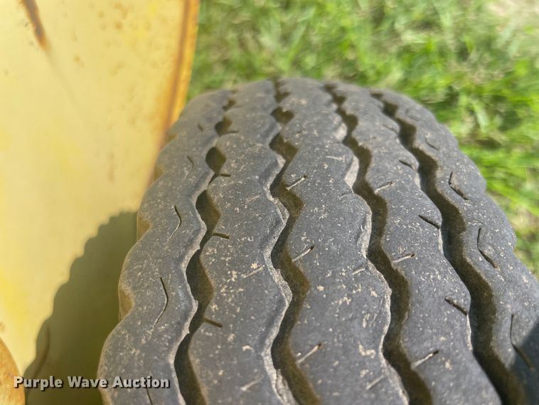 image for item KK9547 1978 John Deere 336  small square baler