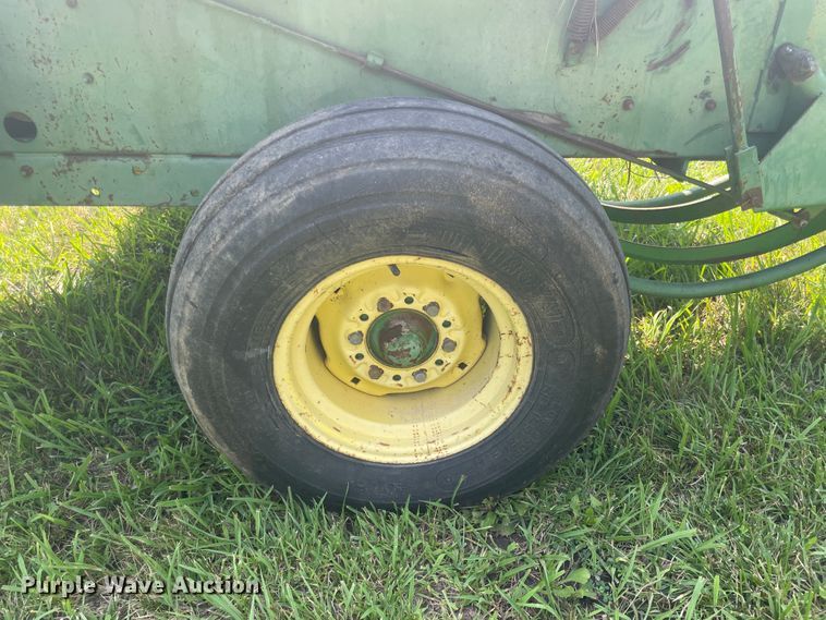 image for item KK9547 1978 John Deere 336  small square baler