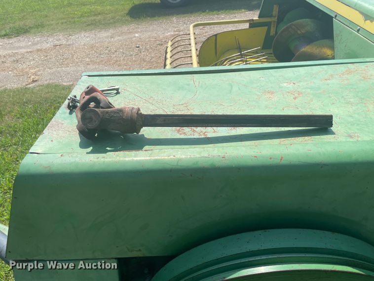 image for item KK9547 1978 John Deere 336  small square baler
