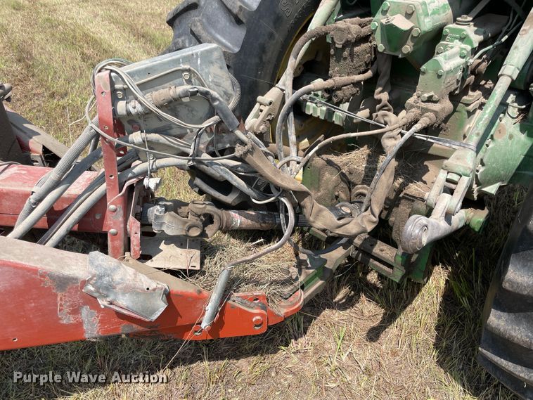image for item KK9563 2003 Hesston 4760  large square baler