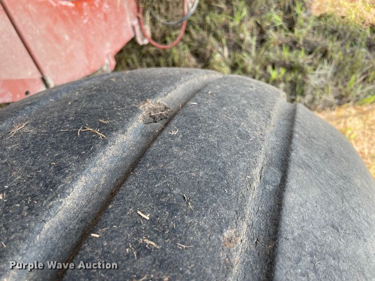 image for item KK9563 2003 Hesston 4760  large square baler