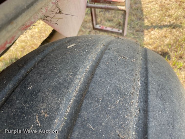 image for item KK9563 2003 Hesston 4760  large square baler