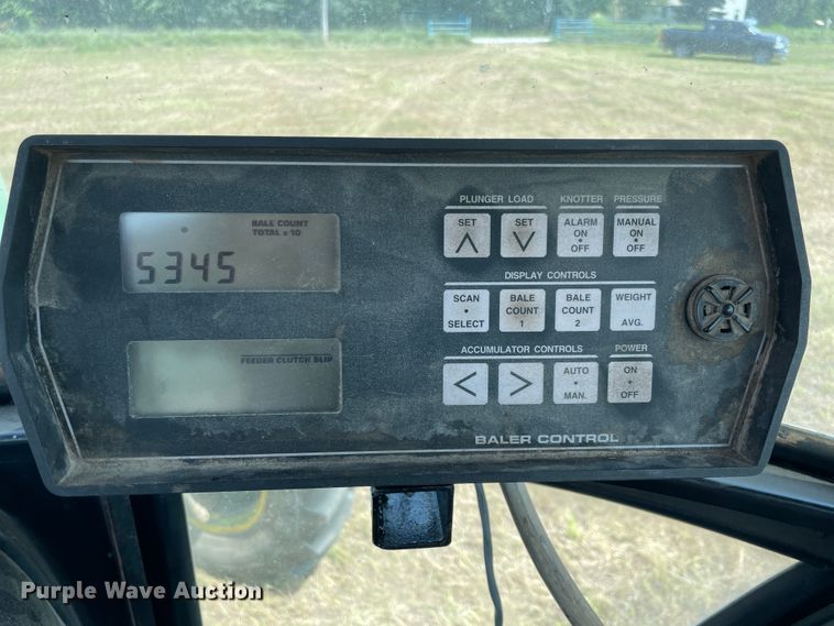 image for item KK9563 2003 Hesston 4760  large square baler