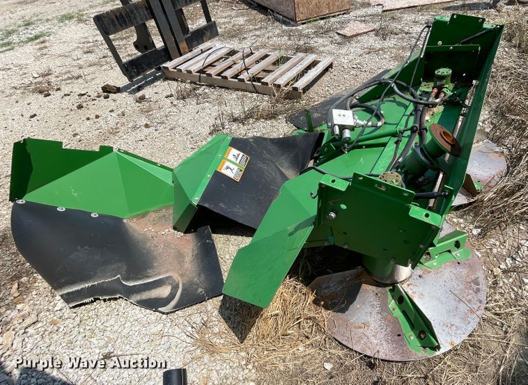 image for item KK9564 John Deere  chaff spreader