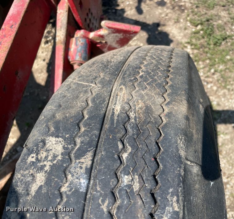 image for item KK9569 International 642  four bottom two-way plow