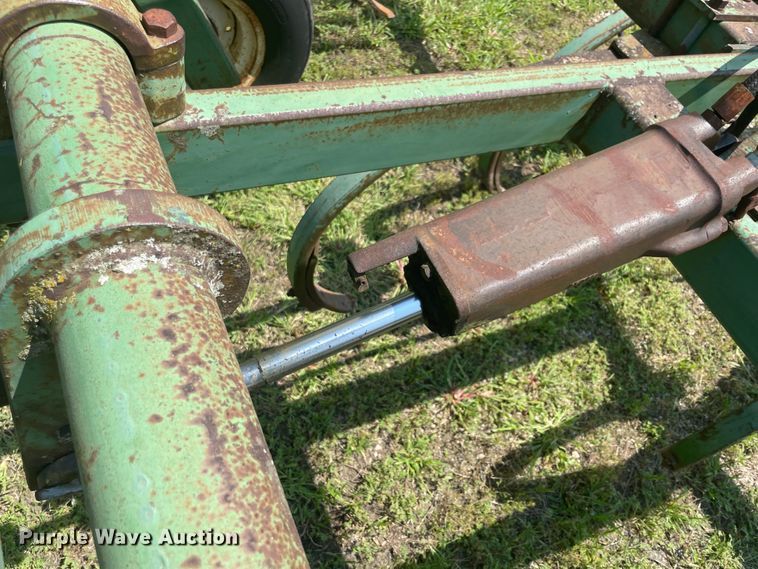 image for item KK9574 John Deere  chisel