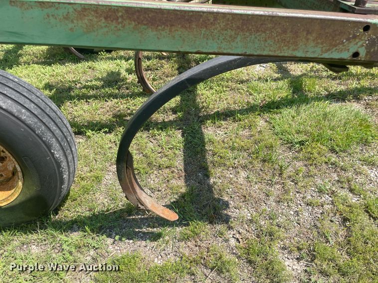 image for item KK9574 John Deere  chisel