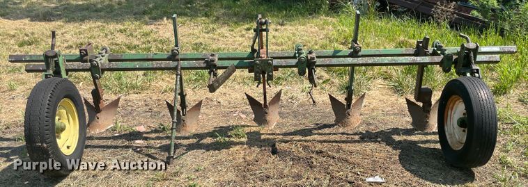 image for item KK9576 John Deere  row crop cultivator