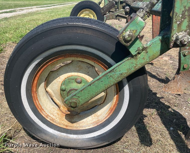 image for item KK9576 John Deere  row crop cultivator